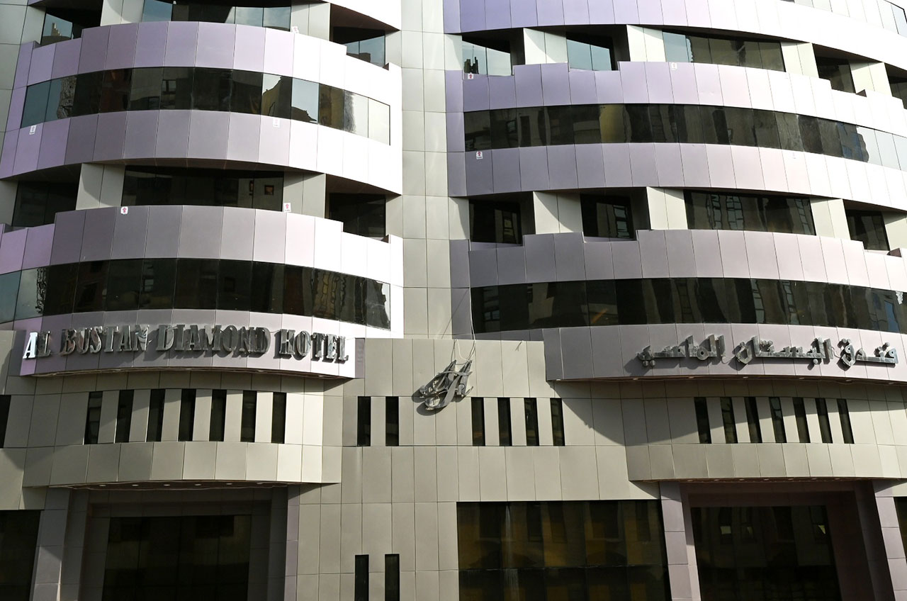 Al Bustan Diamond Hotel Mekke'de sade bir şekilde döşenmiş odalar sunmaktadır.